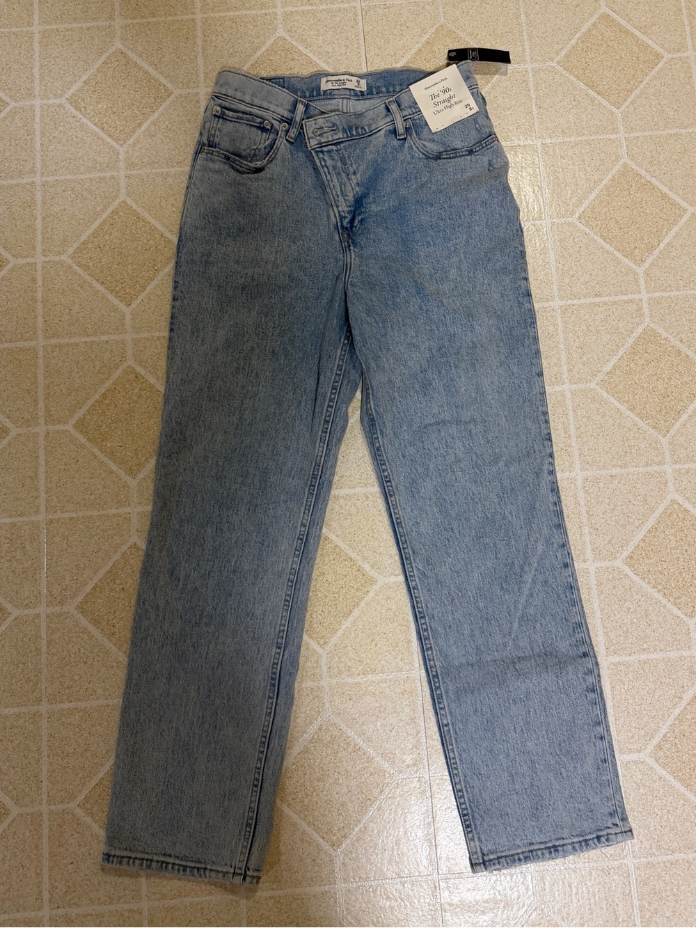 Abercrombie & Fitch 90’s Straight Ultra High Rise Jeans